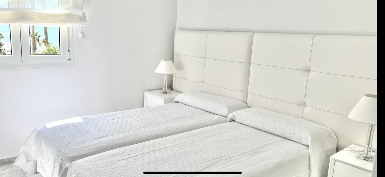 Beachfront Apartment In La Cala De Mijas Esterno foto